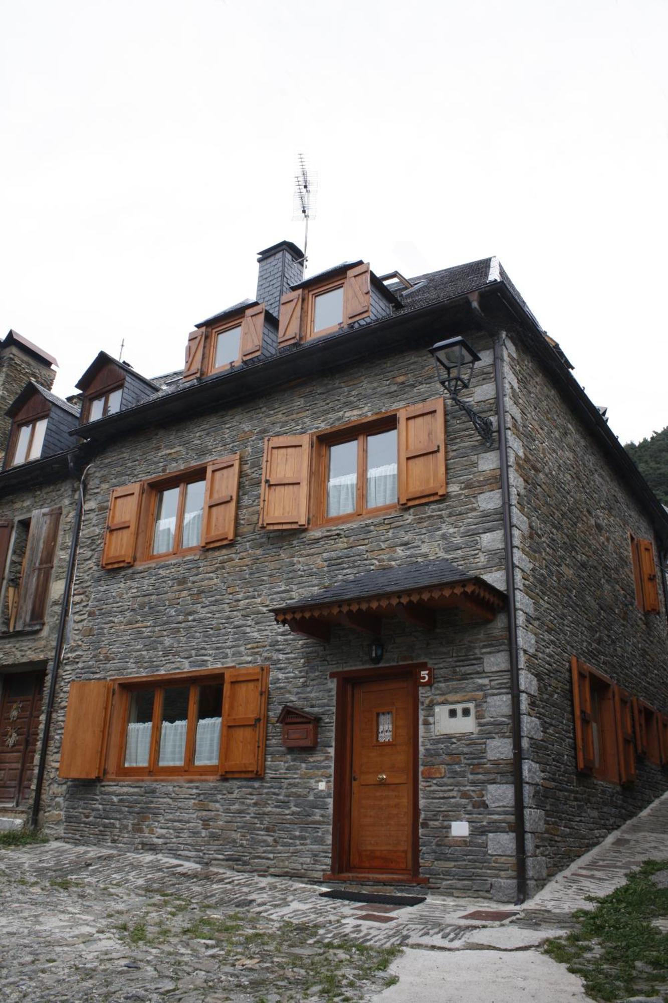 Apartamentos Valle De Aran Mont Exterior photo